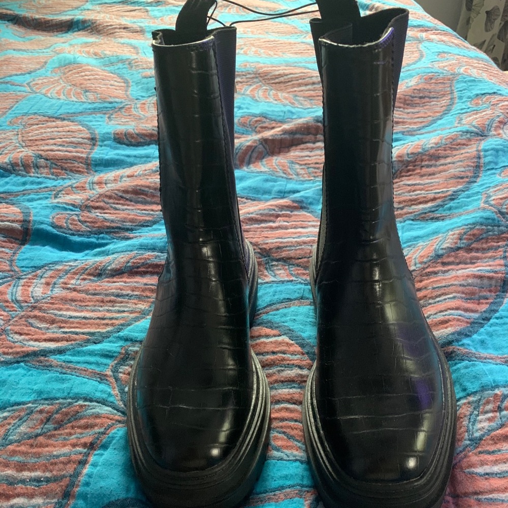 Zara Croc Embossed Boots NWT. Size 39